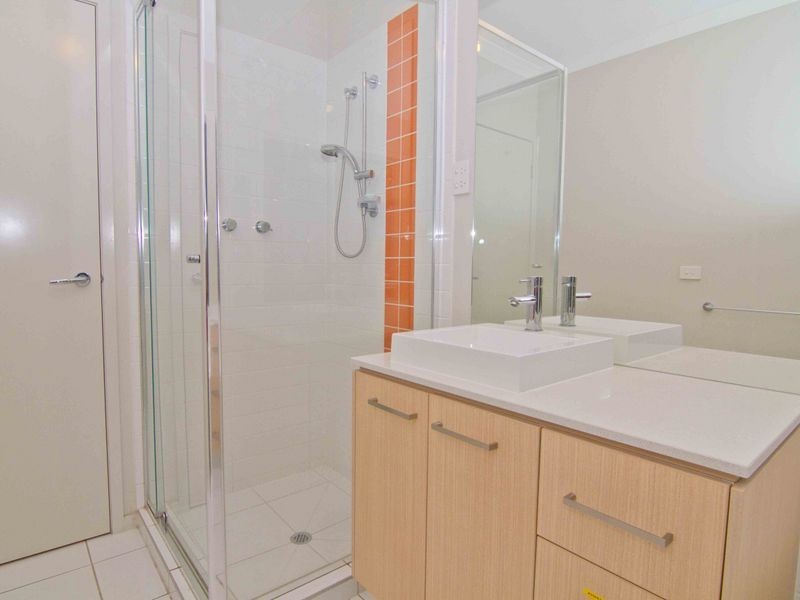 18 Parslow Crescent, Lynbrook VIC 3975