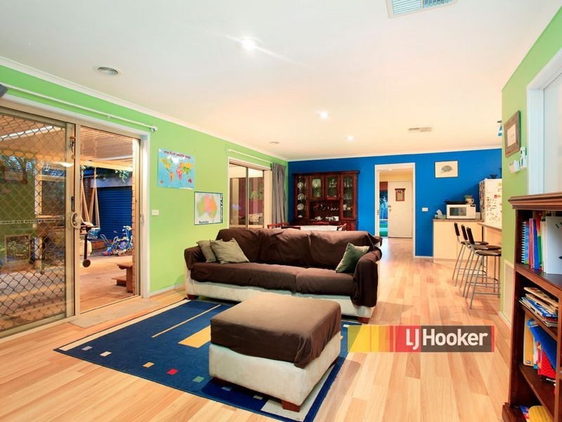 11 The Retreat, Hampton Park VIC 3976