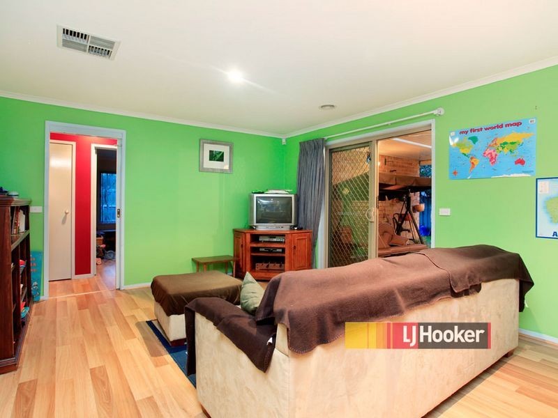 11 The Retreat, Hampton Park VIC 3976