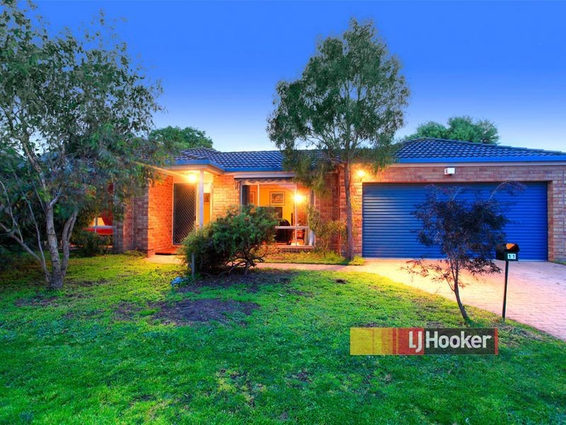 11 The Retreat, Hampton Park VIC 3976