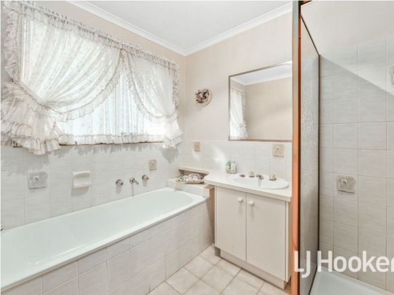 17 Princess Maria Place, Hampton Park VIC 3976