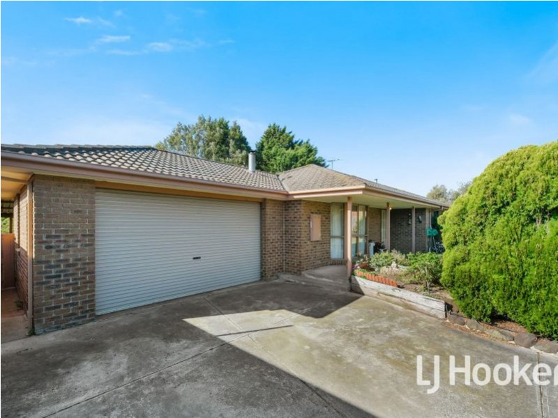 17 Princess Maria Place, Hampton Park VIC 3976