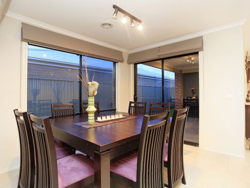 62 Tyndall Street, Cranbourne East VIC 3977