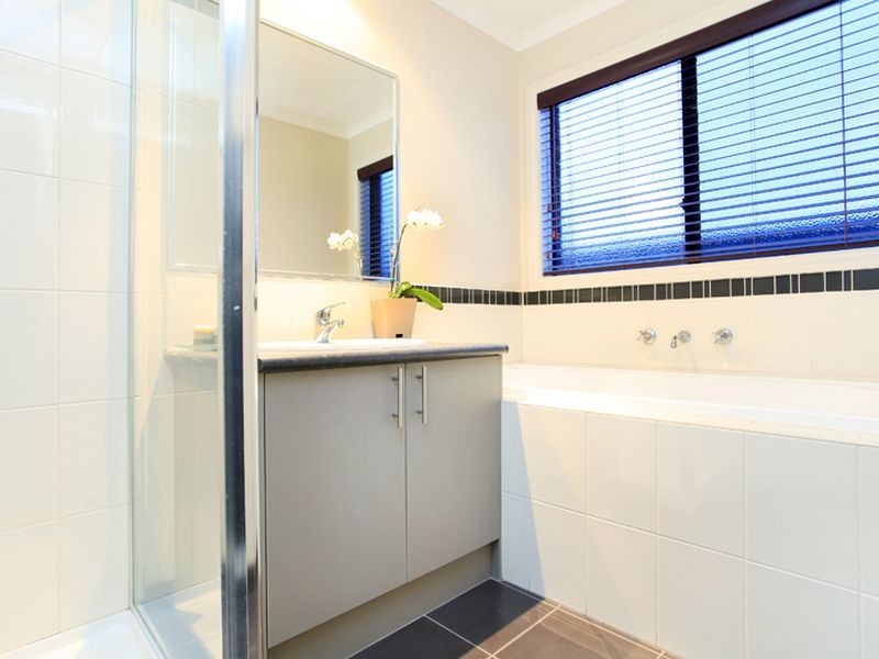 62 Tyndall Street, Cranbourne East VIC 3977