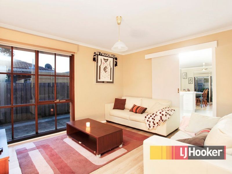 9 Kirkwood Crescent, Hampton Park VIC 3976