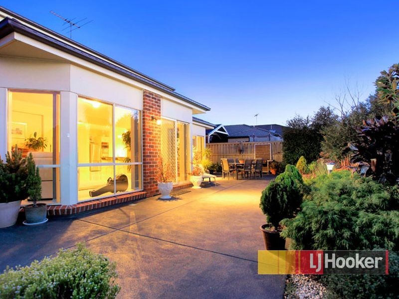 26 Redoak Terrace, Lyndhurst VIC 3975