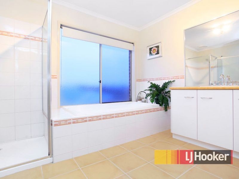 26 Redoak Terrace, Lyndhurst VIC 3975