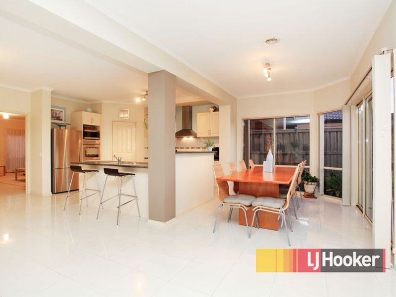 26 Redoak Terrace, Lyndhurst VIC 3975