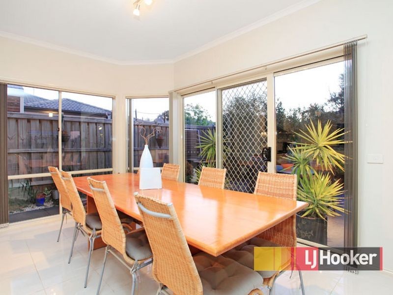 26 Redoak Terrace, Lyndhurst VIC 3975