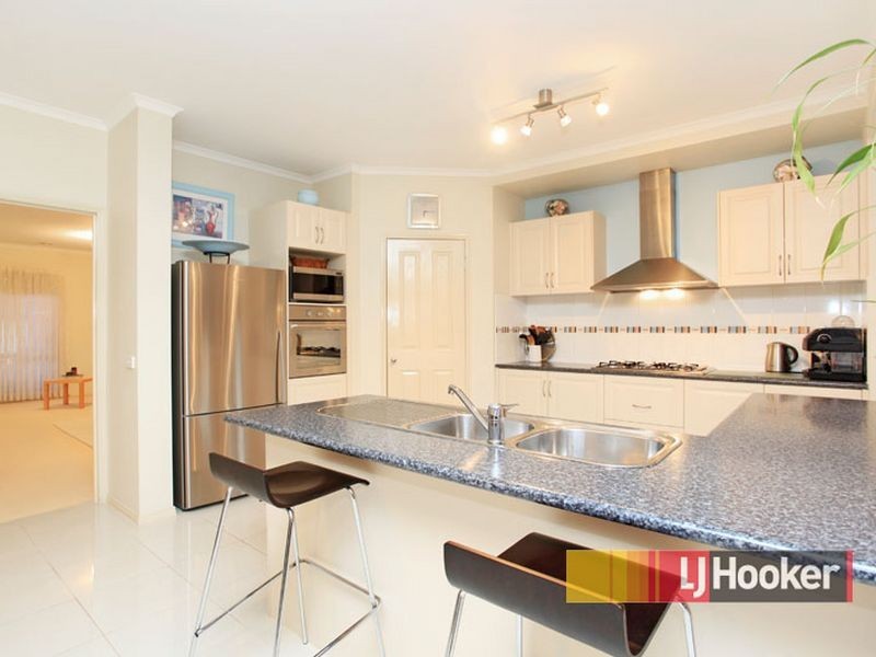 26 Redoak Terrace, Lyndhurst VIC 3975