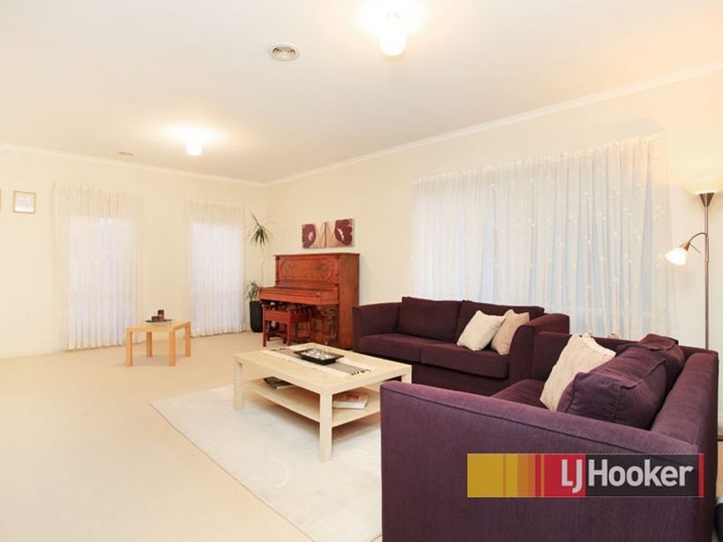 26 Redoak Terrace, Lyndhurst VIC 3975