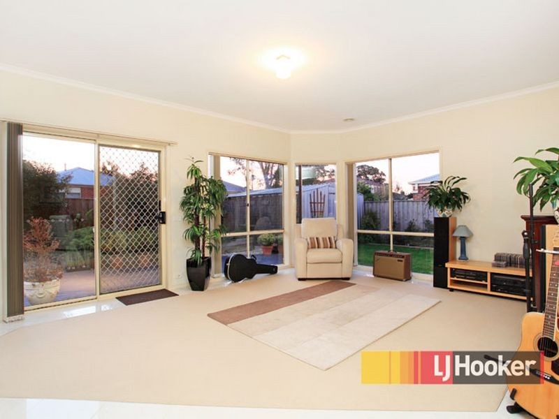 26 Redoak Terrace, Lyndhurst VIC 3975