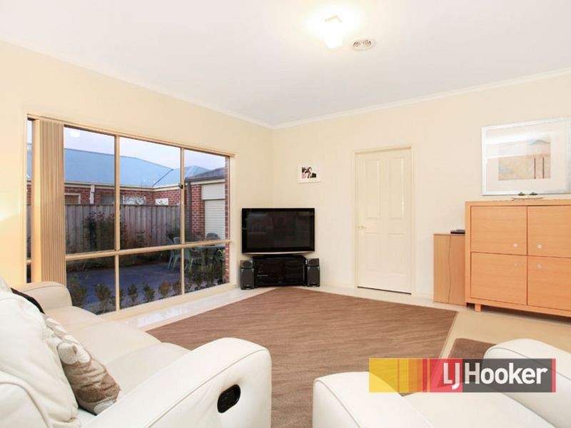26 Redoak Terrace, Lyndhurst VIC 3975