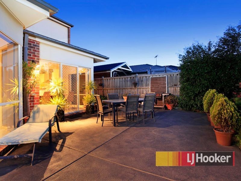 26 Redoak Terrace, Lyndhurst VIC 3975