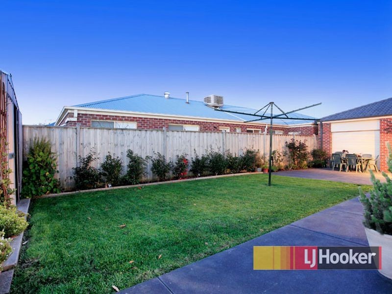 26 Redoak Terrace, Lyndhurst VIC 3975