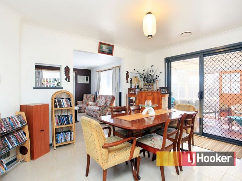 18 Pinehill Court, Cranbourne North VIC 3977