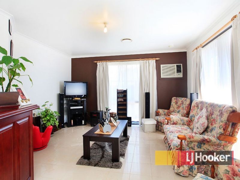 18 Pinehill Court, Cranbourne North VIC 3977