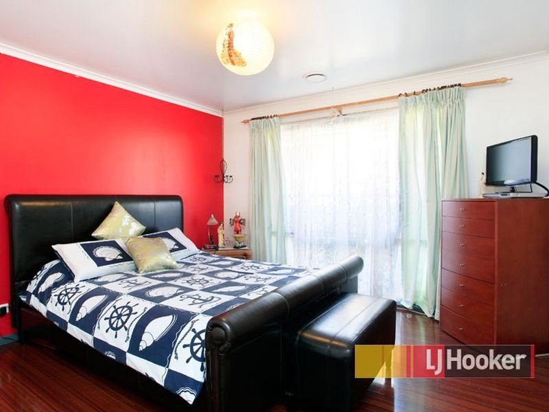 18 Pinehill Court, Cranbourne North VIC 3977