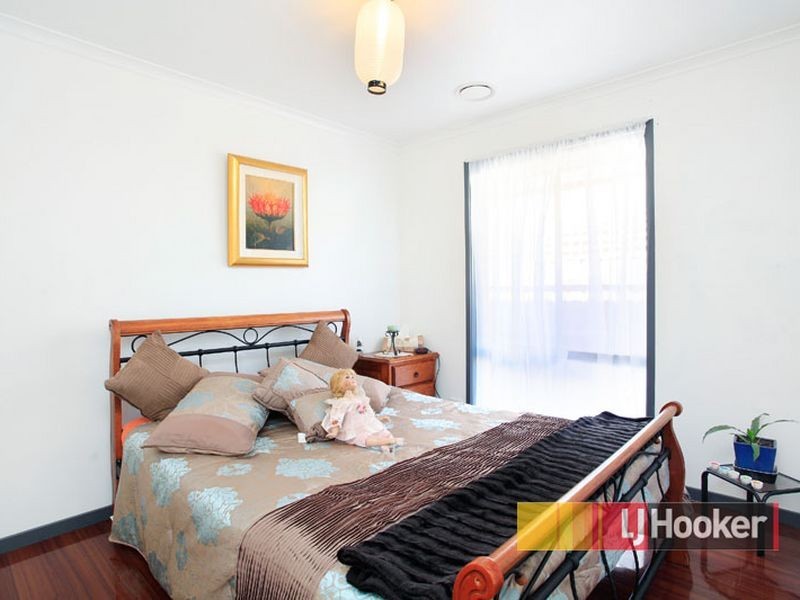 18 Pinehill Court, Cranbourne North VIC 3977