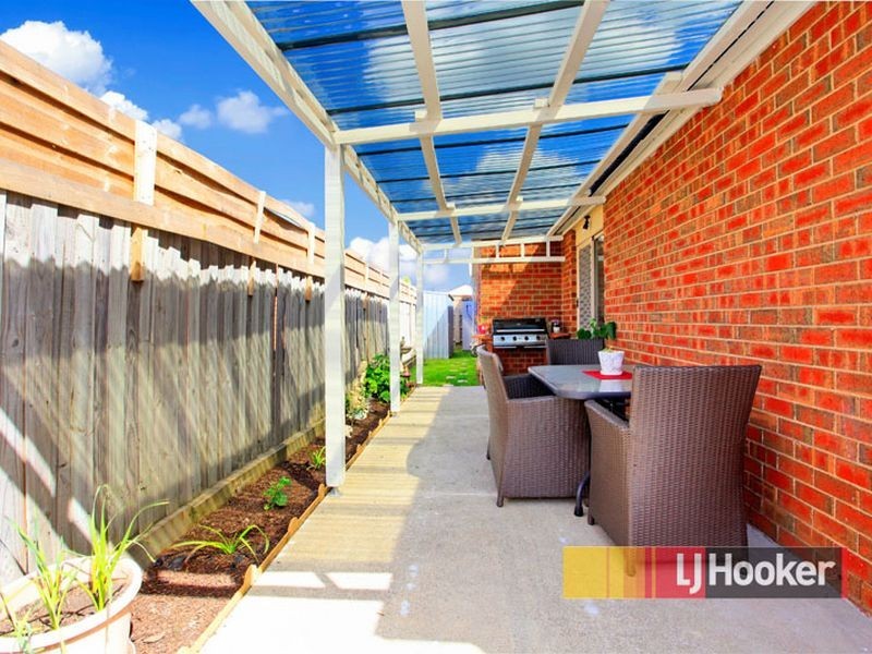 2A Armoy Close, Cranbourne East VIC 3977