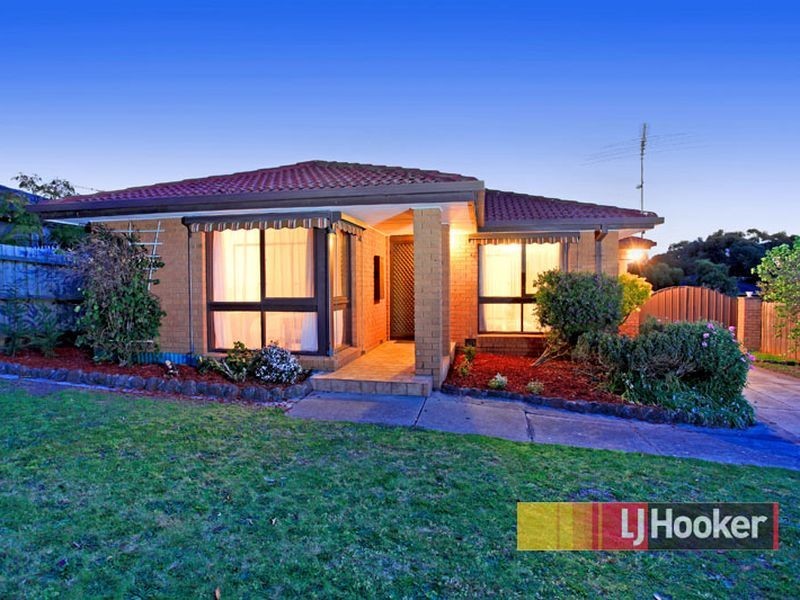 12 The Grange, Hampton Park VIC 3976