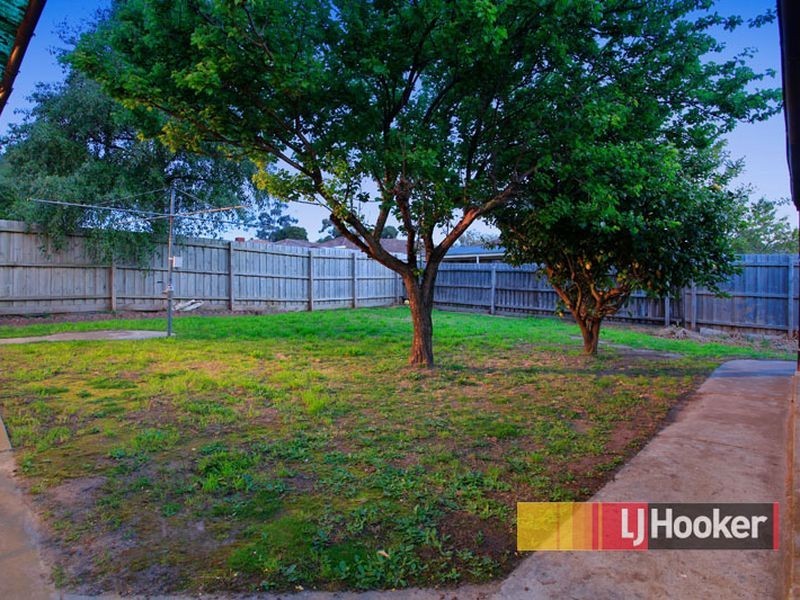 12 The Grange, Hampton Park VIC 3976