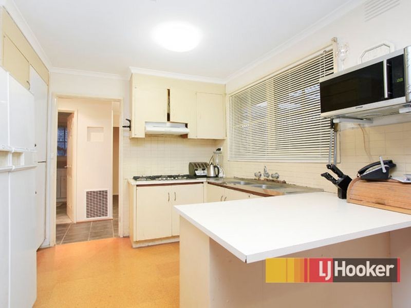 8 Guildford Crescent, Narre Warren VIC 3805