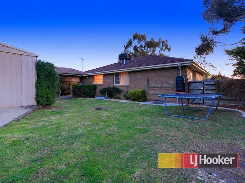 8 Guildford Crescent, Narre Warren VIC 3805
