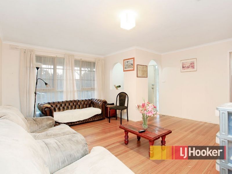 8 Guildford Crescent, Narre Warren VIC 3805