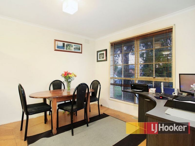 8 Guildford Crescent, Narre Warren VIC 3805