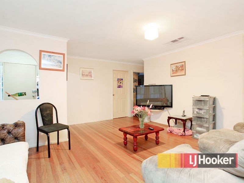 8 Guildford Crescent, Narre Warren VIC 3805