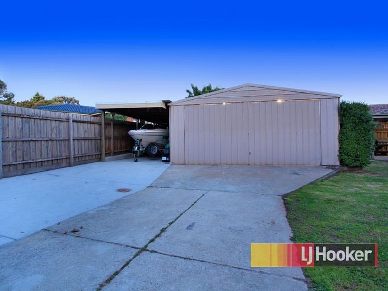 8 Guildford Crescent, Narre Warren VIC 3805