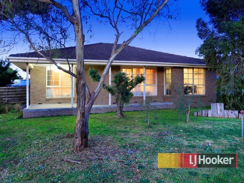 8 Guildford Crescent, Narre Warren VIC 3805
