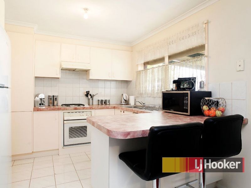 20 Navarre Drive, Cranbourne West VIC 3977