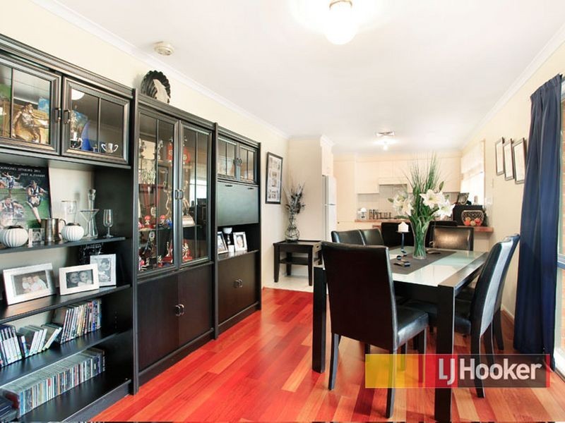 20 Navarre Drive, Cranbourne West VIC 3977