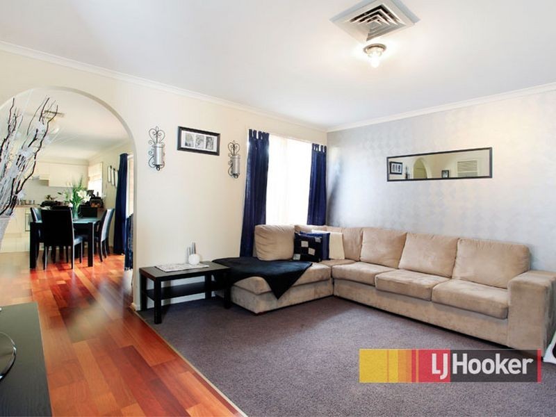 20 Navarre Drive, Cranbourne West VIC 3977