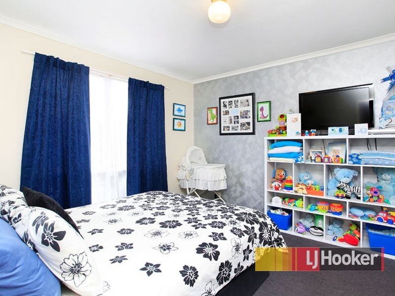 20 Navarre Drive, Cranbourne West VIC 3977