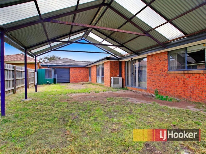 25 Karoonda Way, Hampton Park VIC 3976