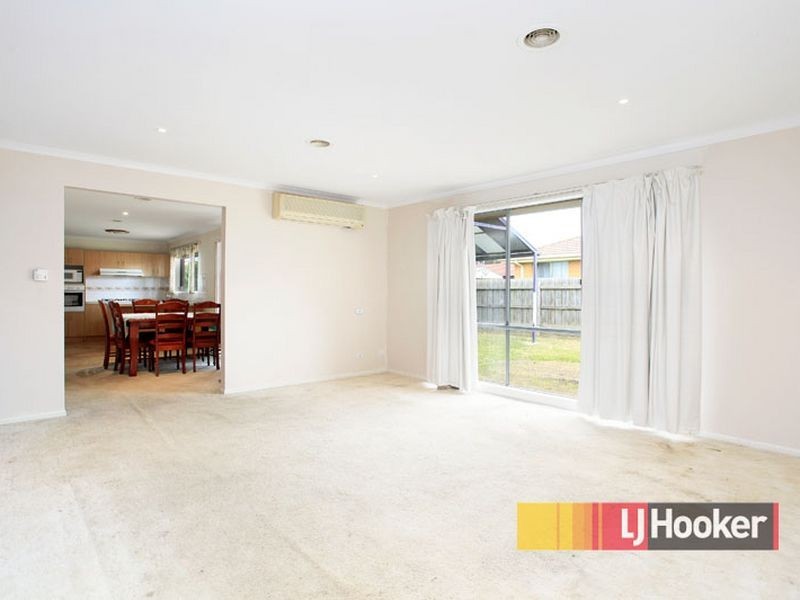 25 Karoonda Way, Hampton Park VIC 3976