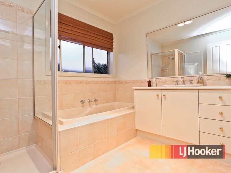 5 Bancroft Avenue, Narre Warren South VIC 3805