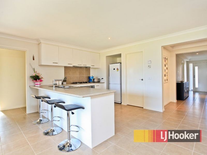 5 Yammerbook Avenue, Cranbourne East VIC 3977