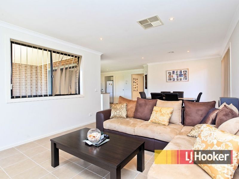 5 Yammerbook Avenue, Cranbourne East VIC 3977