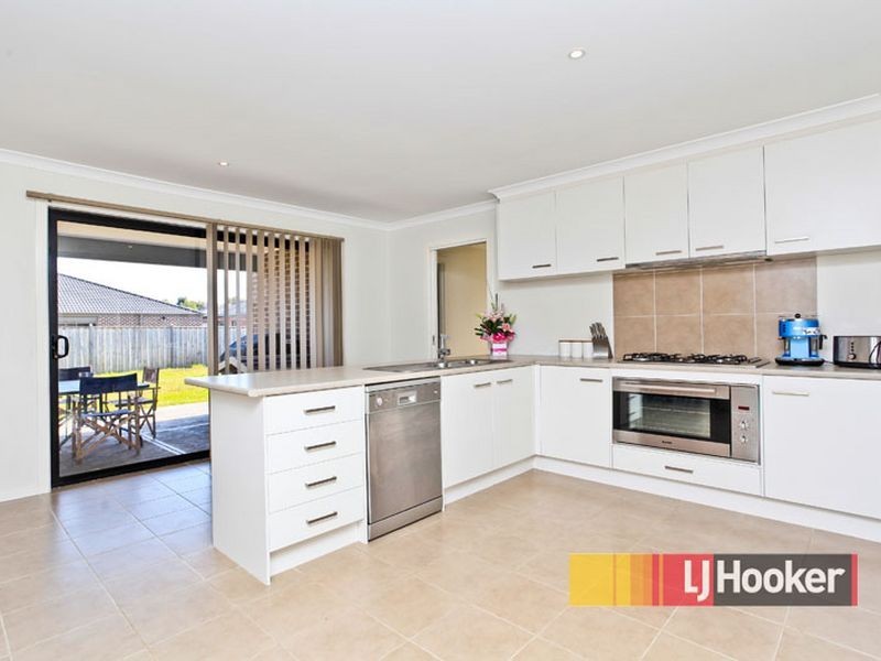 5 Yammerbook Avenue, Cranbourne East VIC 3977