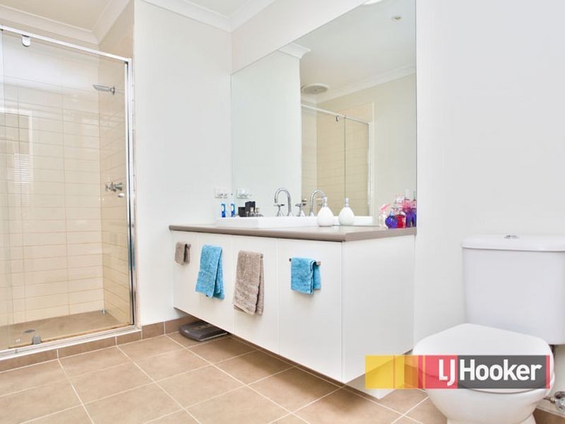 5 Yammerbook Avenue, Cranbourne East VIC 3977
