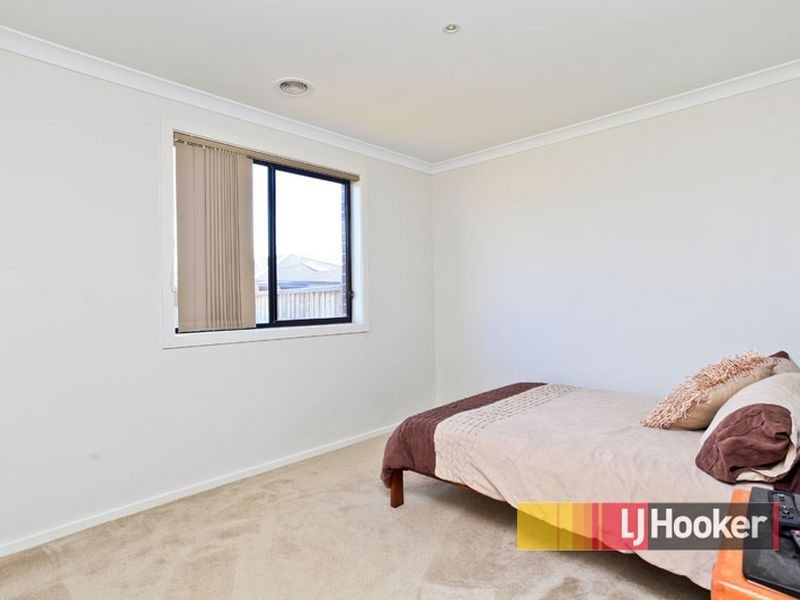 5 Yammerbook Avenue, Cranbourne East VIC 3977