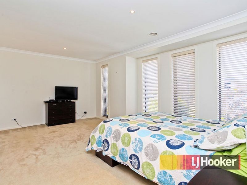 5 Yammerbook Avenue, Cranbourne East VIC 3977