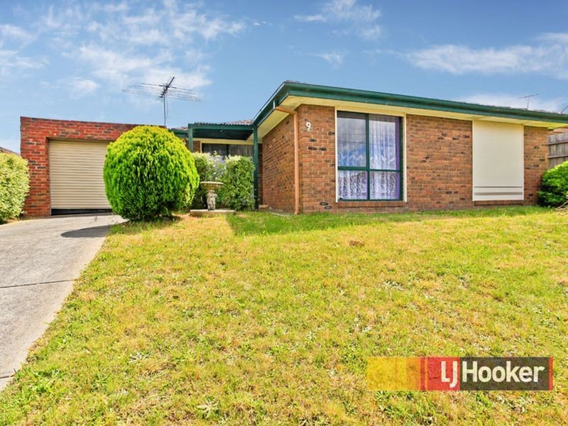 9 Geraldine Drive, Hampton Park VIC 3976