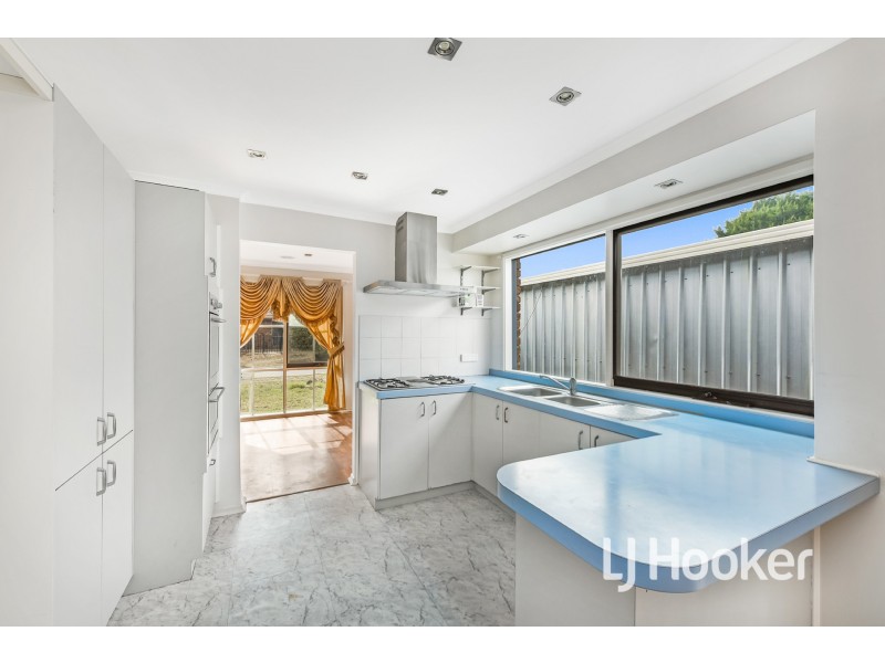 2 Ungarie Court, Hampton Park VIC 3976