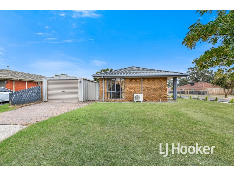 2 Ungarie Court, Hampton Park VIC 3976
