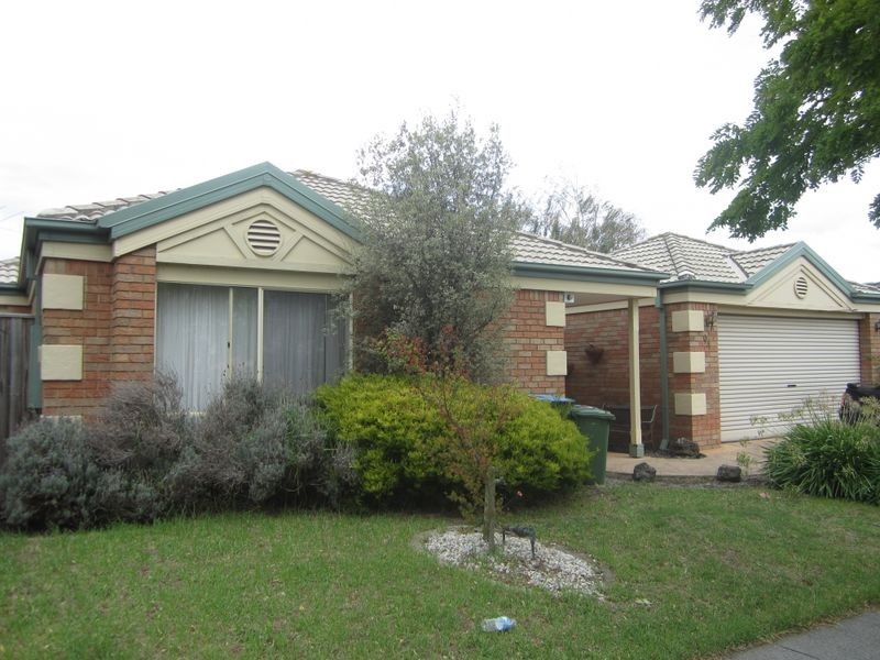 94 Strathaird Drive, Narre Warren South VIC 3805